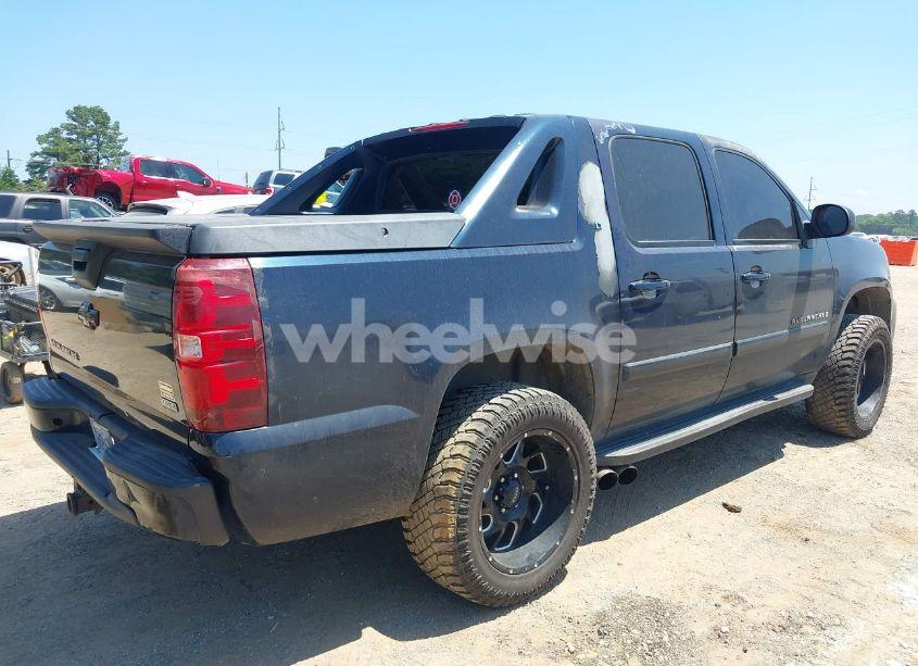 Photo 4 of 2007 Chevrolet Avalanche 1500 LT (VIN 3GNEC120X7G215740)