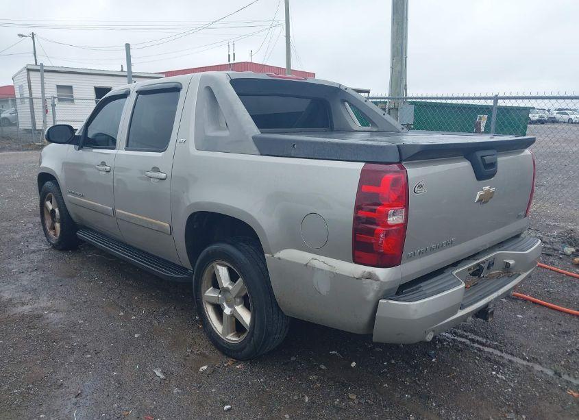 Photo 3 of 2007 Chevrolet Avalanche 1500 LT (VIN 3GNEC120X7G244901)
