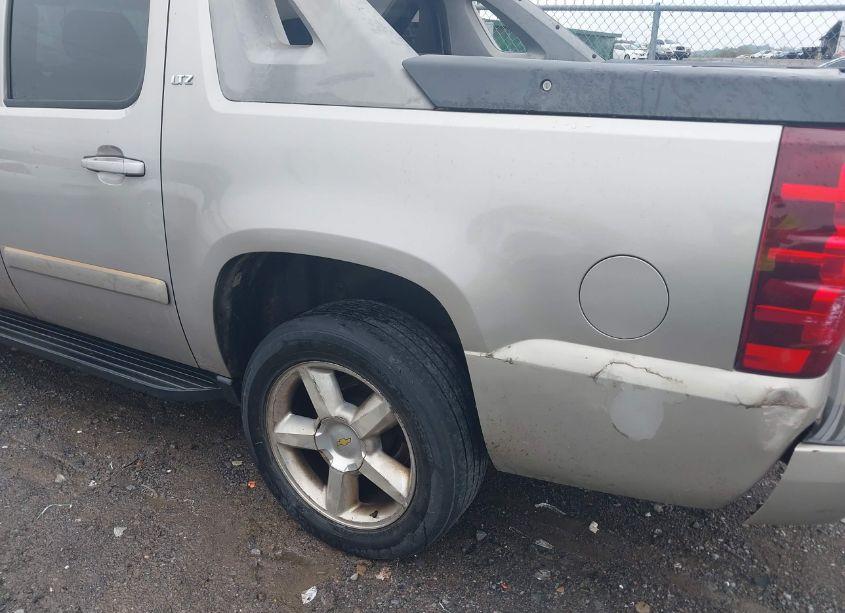 Photo 6 of 2007 Chevrolet Avalanche 1500 LT (VIN 3GNEC120X7G244901)