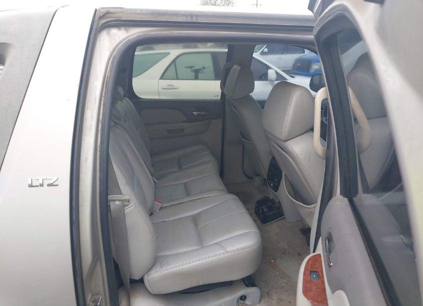 Photo 8 of 2007 Chevrolet Avalanche 1500 LT (VIN 3GNEC120X7G244901)