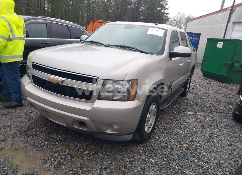 Photo 2 of 2007 Chevrolet Avalanche 1500 LT (VIN 3GNEC120X7G295332)