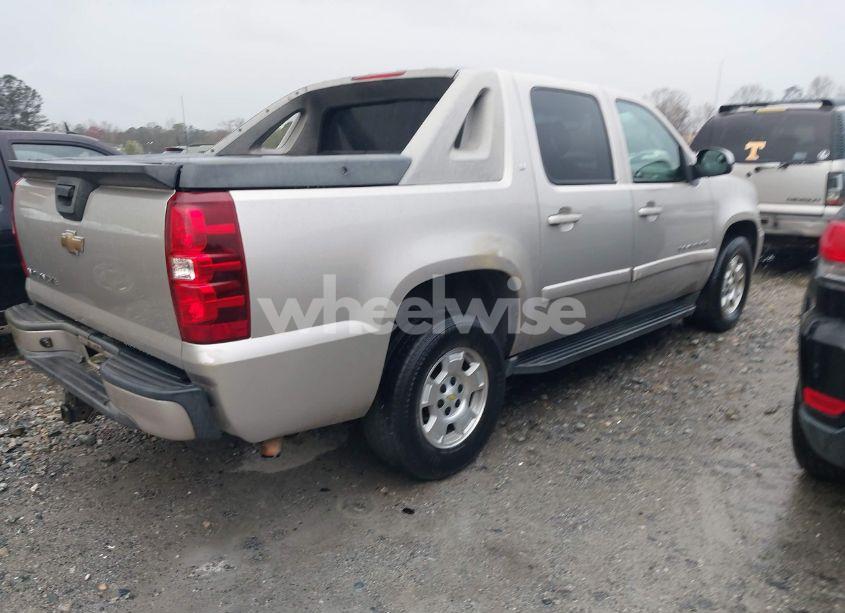Photo 4 of 2007 Chevrolet Avalanche 1500 LT (VIN 3GNEC120X7G295332)