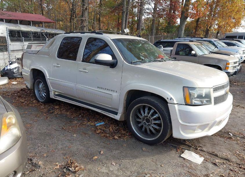 2007 Chevrolet Avalanche 1500 LT (VIN 3GNEC120X7G302148) main photo