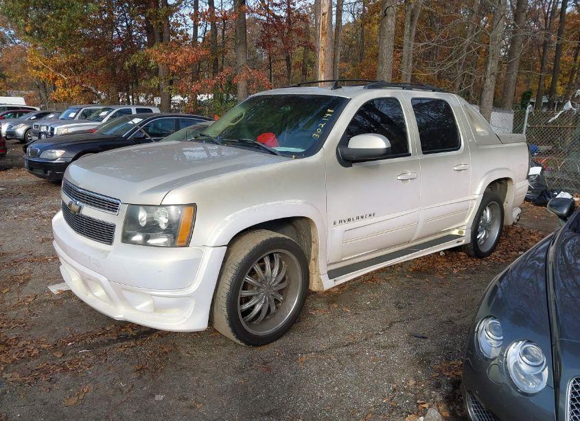 Photo 2 of 2007 Chevrolet Avalanche 1500 LT (VIN 3GNEC120X7G302148)
