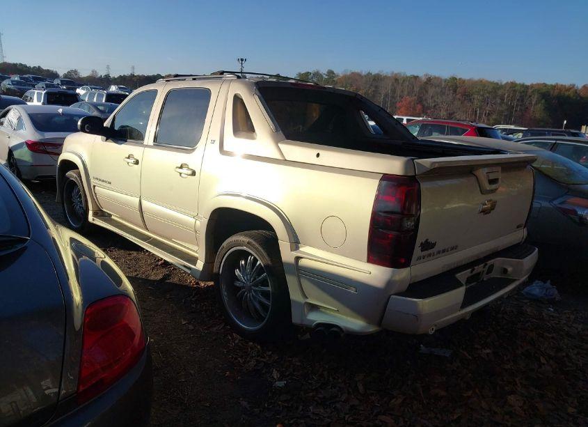 Photo 3 of 2007 Chevrolet Avalanche 1500 LT (VIN 3GNEC120X7G302148)