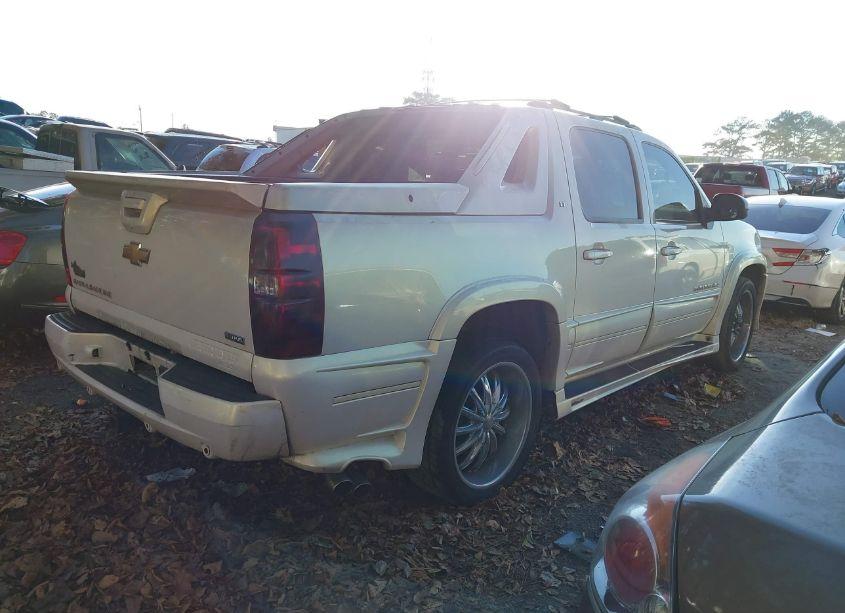 Photo 4 of 2007 Chevrolet Avalanche 1500 LT (VIN 3GNEC120X7G302148)