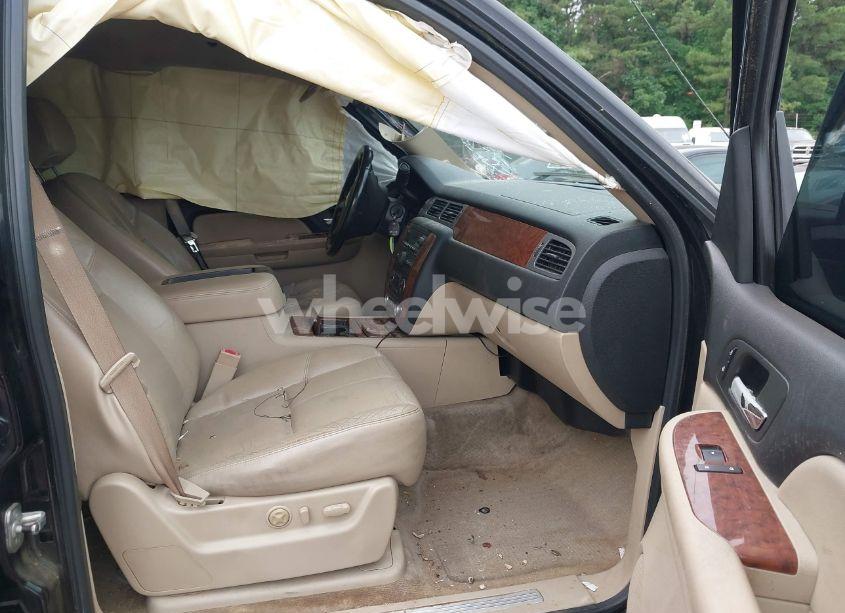 Photo 5 of 2008 Chevrolet Avalanche 1500 LTZ (VIN 3GNEC120X8G132486)