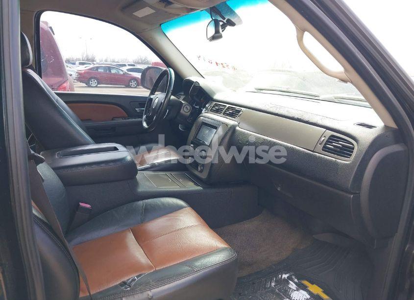 Photo 5 of 2008 Chevrolet Avalanche 1500 LS (VIN 3GNEC120X8G140569)