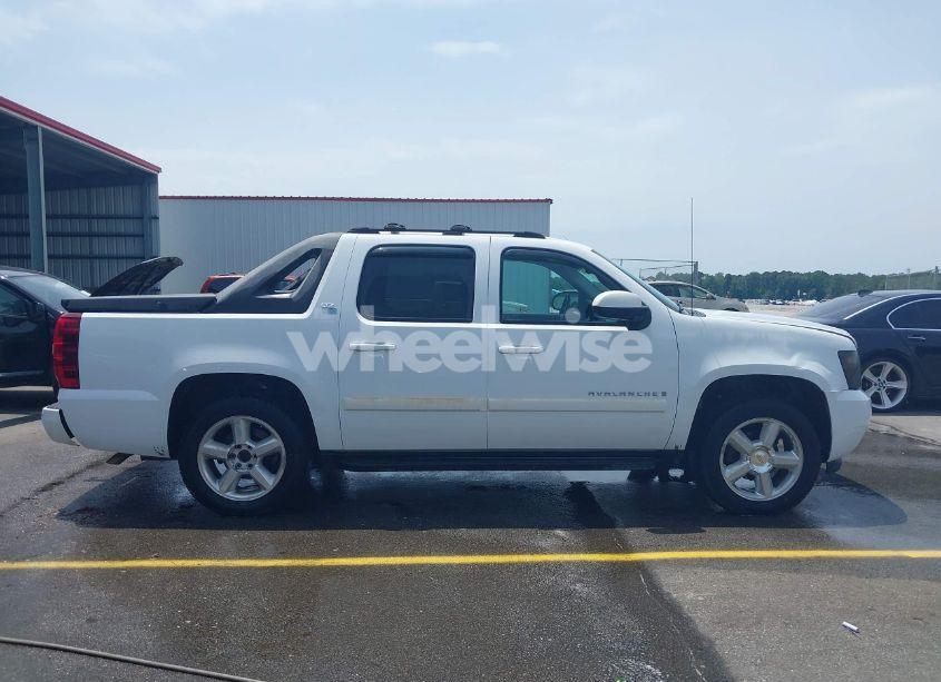 Photo 13 of 2007 Chevrolet Avalanche 1500 LTZ (VIN 3GNEC12J17G147854)