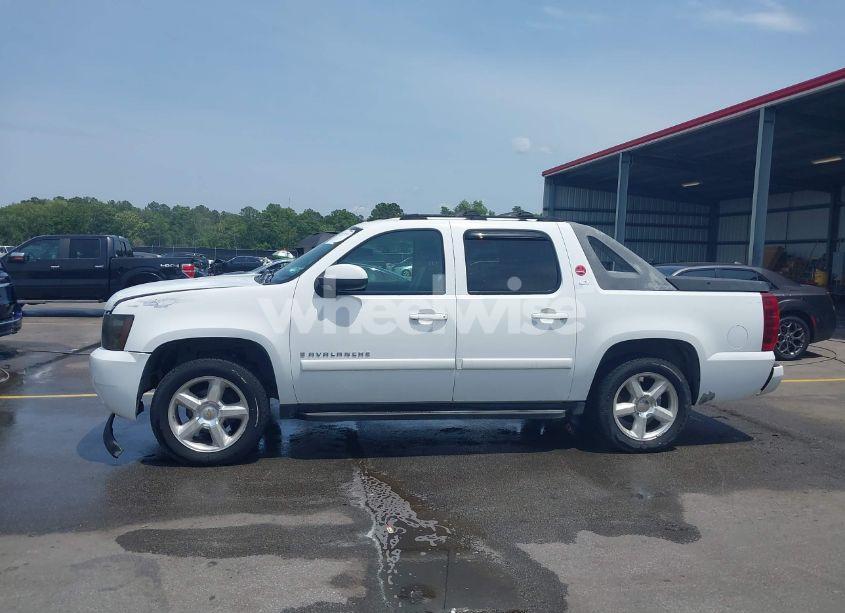 Photo 14 of 2007 Chevrolet Avalanche 1500 LTZ (VIN 3GNEC12J17G147854)
