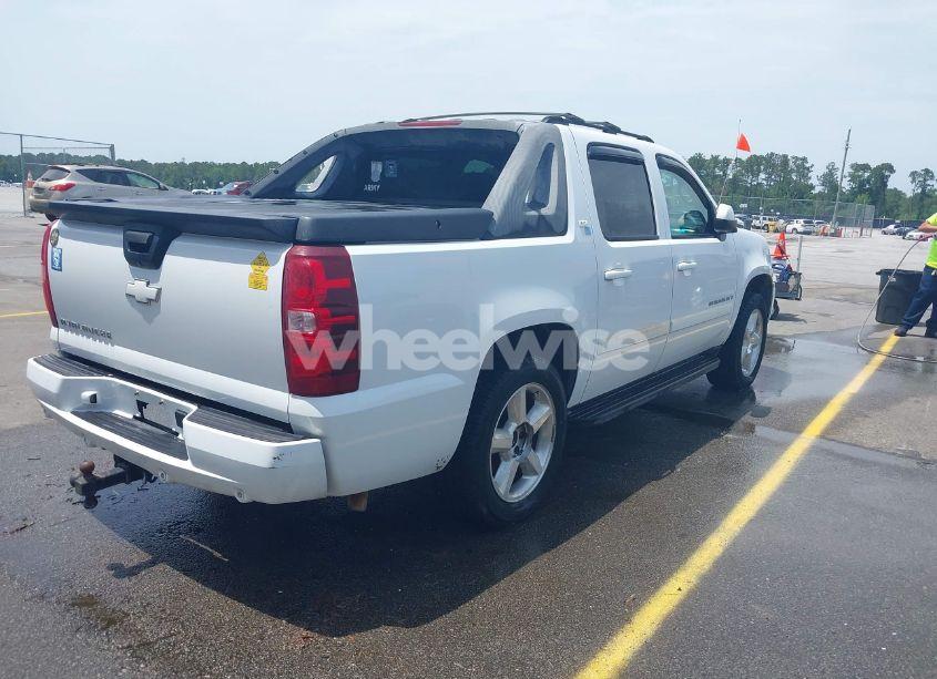 Photo 4 of 2007 Chevrolet Avalanche 1500 LTZ (VIN 3GNEC12J17G147854)
