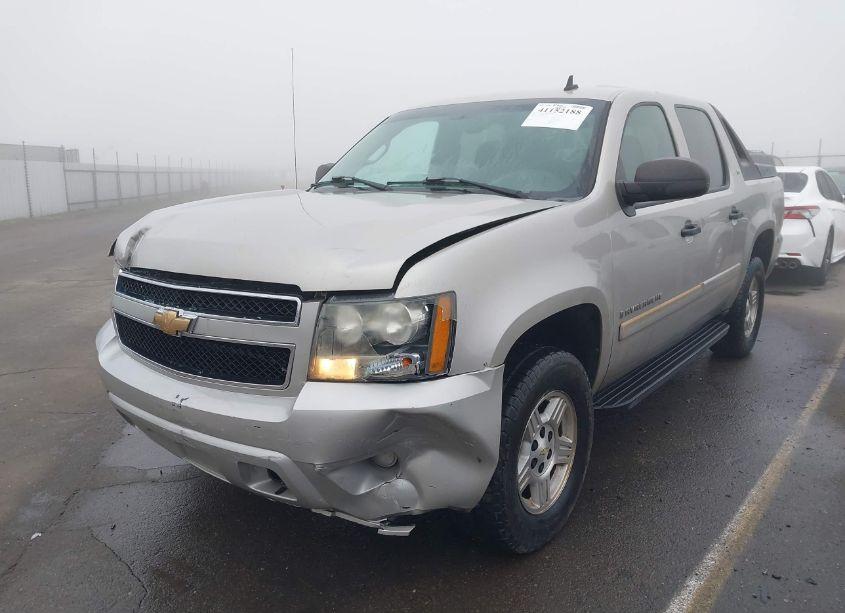 Photo 2 of 2007 Chevrolet Avalanche 1500 LS (VIN 3GNEC12J17G219121)