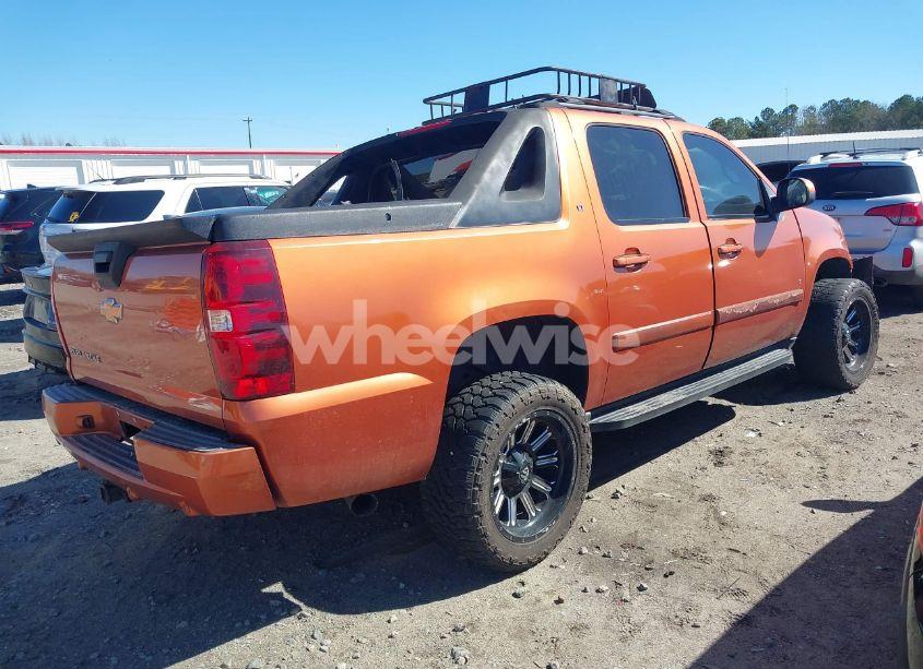 Photo 4 of 2007 Chevrolet Avalanche 1500 LT (VIN 3GNEC12J47G133253)