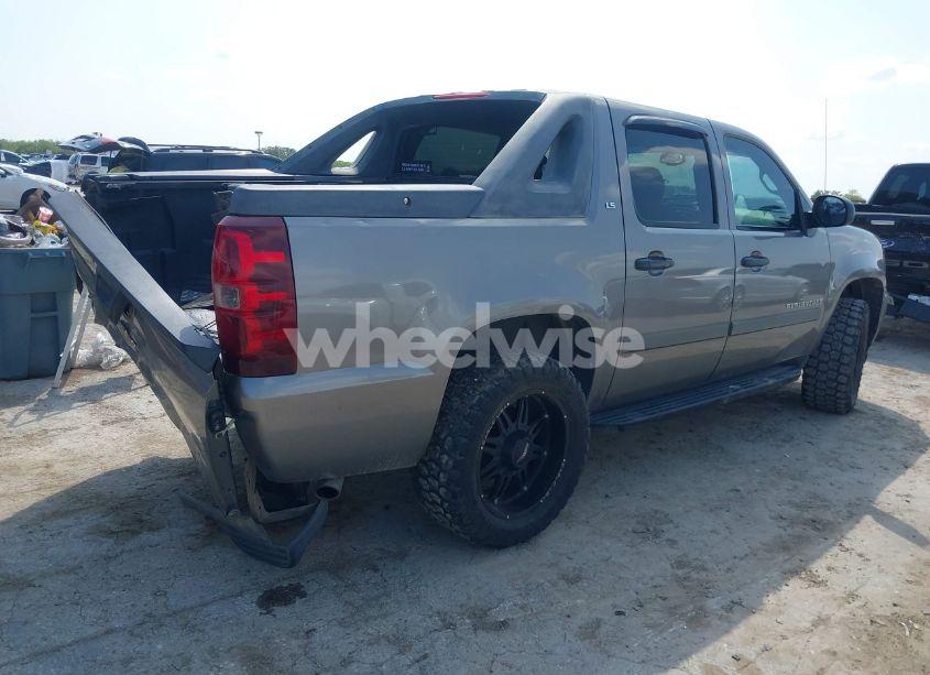 Photo 4 of 2008 Chevrolet Avalanche 1500 LS (VIN 3GNEC12J68G279820)