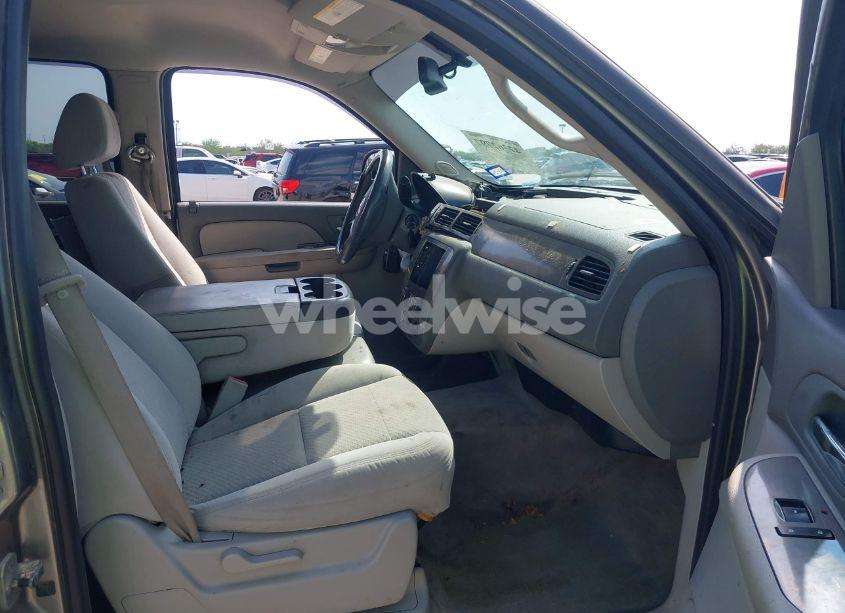 Photo 5 of 2008 Chevrolet Avalanche 1500 LS (VIN 3GNEC12J68G279820)