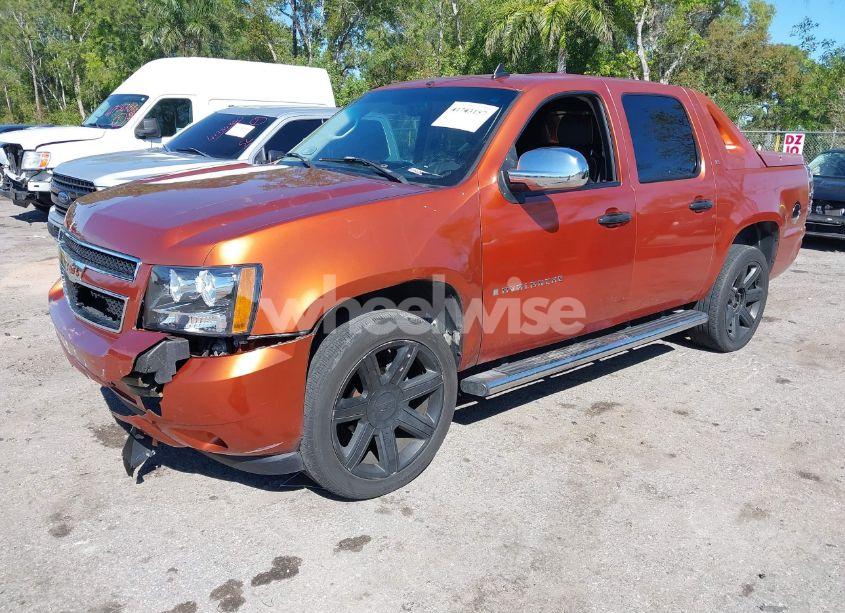 Photo 2 of 2007 Chevrolet Avalanche 1500 LS (VIN 3GNEC12J77G128676)