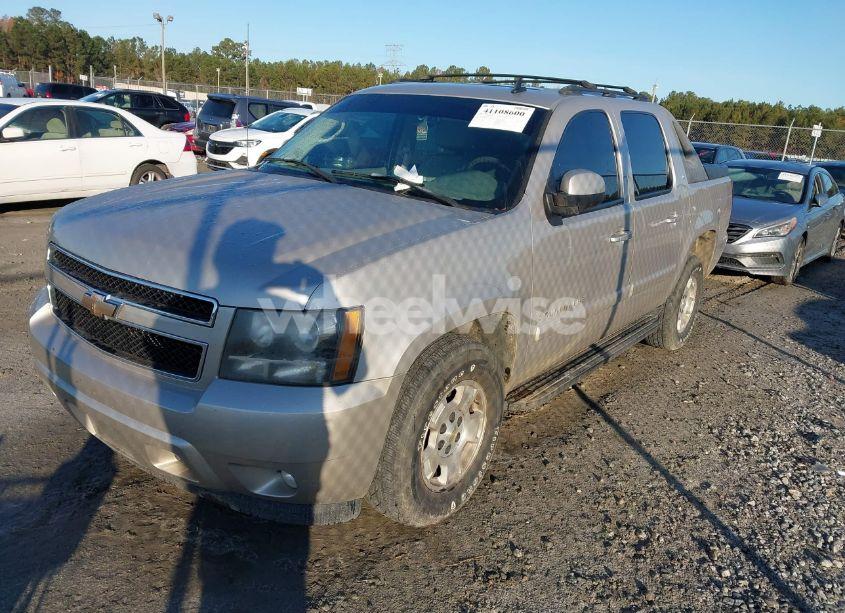 Photo 2 of 2007 Chevrolet Avalanche 1500 LT (VIN 3GNEC12J97G268311)
