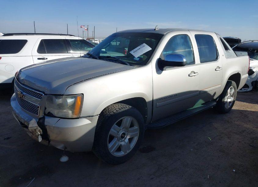Photo 2 of 2007 Chevrolet Avalanche 1500 LT (VIN 3GNEC12JX7G288552)