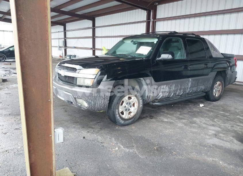 Photo 2 of 2004 Chevrolet Avalanche 1500 (VIN 3GNEC12T04G152749)