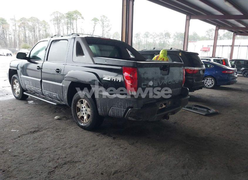 Photo 3 of 2004 Chevrolet Avalanche 1500 (VIN 3GNEC12T04G152749)