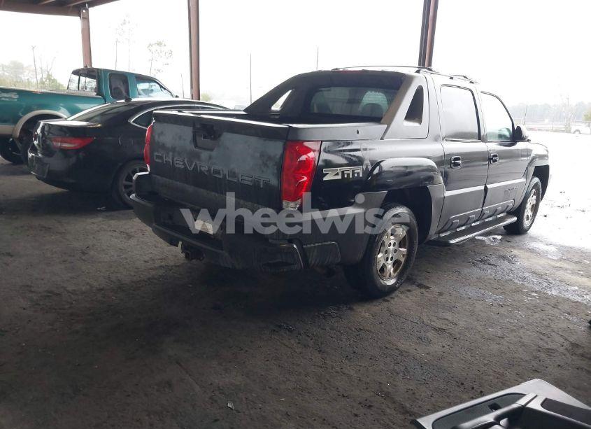 Photo 4 of 2004 Chevrolet Avalanche 1500 (VIN 3GNEC12T04G152749)