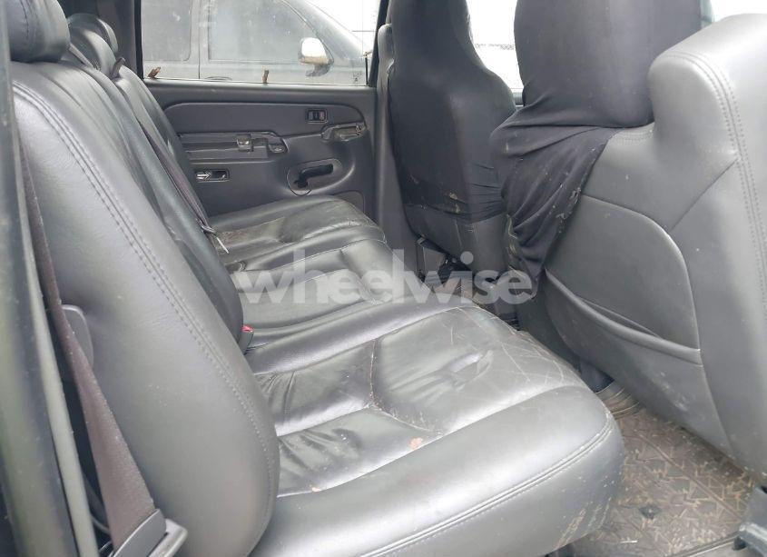 Photo 8 of 2004 Chevrolet Avalanche 1500 (VIN 3GNEC12T04G253578)