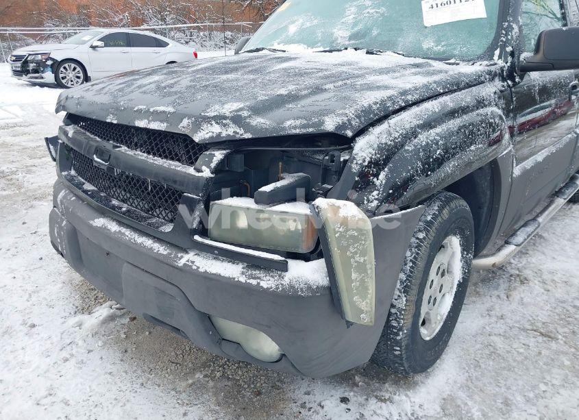 Photo 6 of 2004 Chevrolet Avalanche 1500 (VIN 3GNEC12T04G282465)