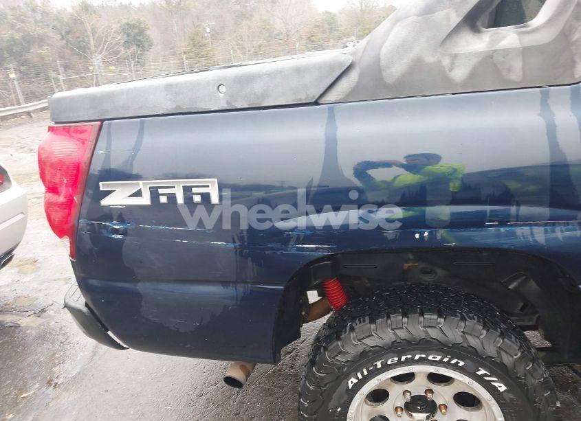 Photo 19 of 2004 Chevrolet Avalanche 1500 (VIN 3GNEC12T04G328800)