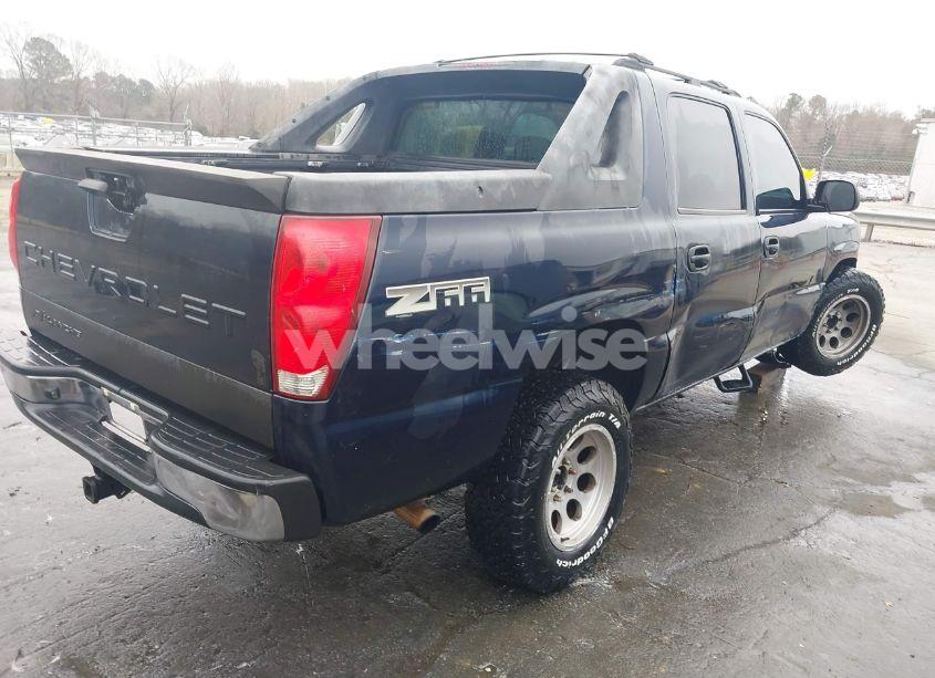 Photo 4 of 2004 Chevrolet Avalanche 1500 (VIN 3GNEC12T04G328800)