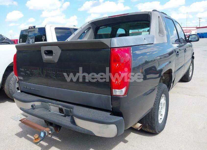 Photo 4 of 2004 Chevrolet Avalanche 1500 (VIN 3GNEC12T14G247224)