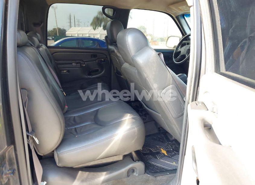 Photo 8 of 2004 Chevrolet Avalanche 1500 (VIN 3GNEC12T24G162652)