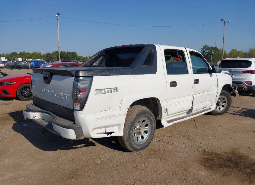 Photo 4 of 2004 Chevrolet Avalanche 1500 (VIN 3GNEC12T34G124170)