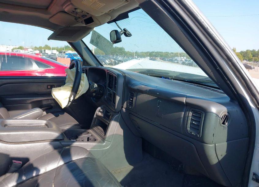 Photo 5 of 2004 Chevrolet Avalanche 1500 (VIN 3GNEC12T34G124170)