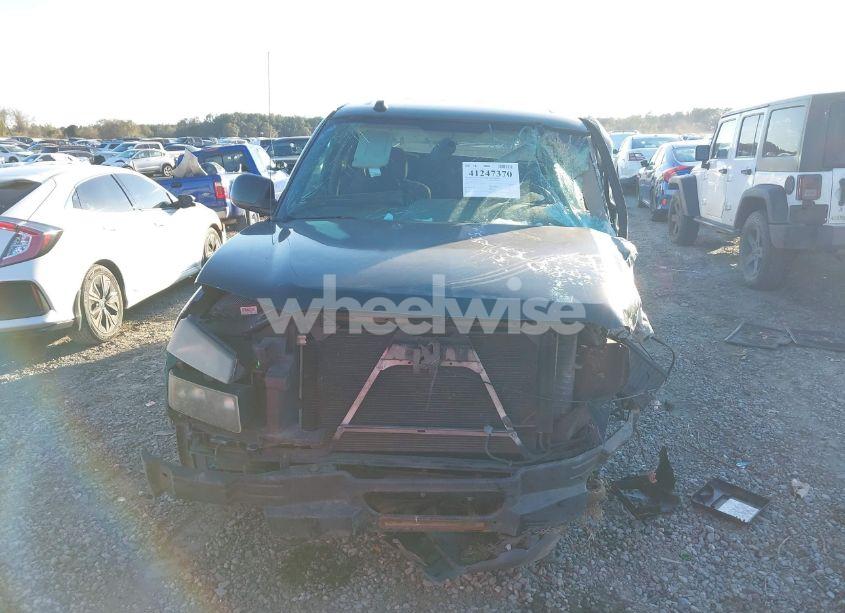 Photo 6 of 2004 Chevrolet Avalanche 1500 (VIN 3GNEC12T54G111792)