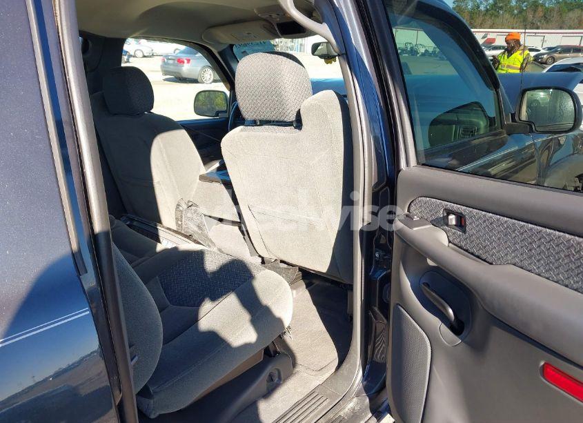 Photo 8 of 2004 Chevrolet Avalanche 1500 (VIN 3GNEC12T54G227378)