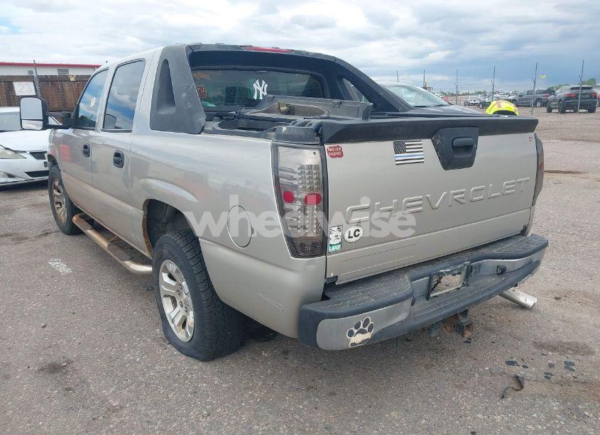Photo 3 of 2004 Chevrolet Avalanche 1500 (VIN 3GNEC12T64G142212)