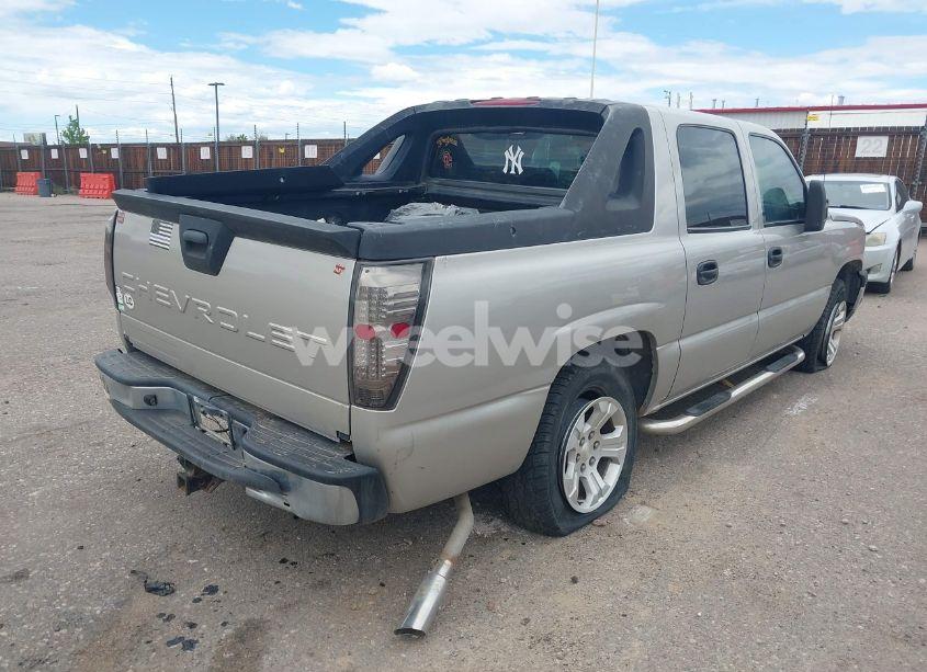 Photo 4 of 2004 Chevrolet Avalanche 1500 (VIN 3GNEC12T64G142212)
