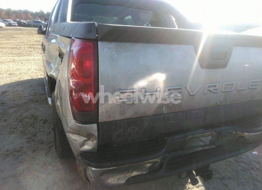 Photo 12 of 2004 Chevrolet Avalanche 1500 (VIN 3GNEC12T64G180538)