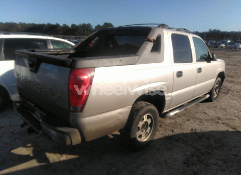 Photo 4 of 2004 Chevrolet Avalanche 1500 (VIN 3GNEC12T64G180538)