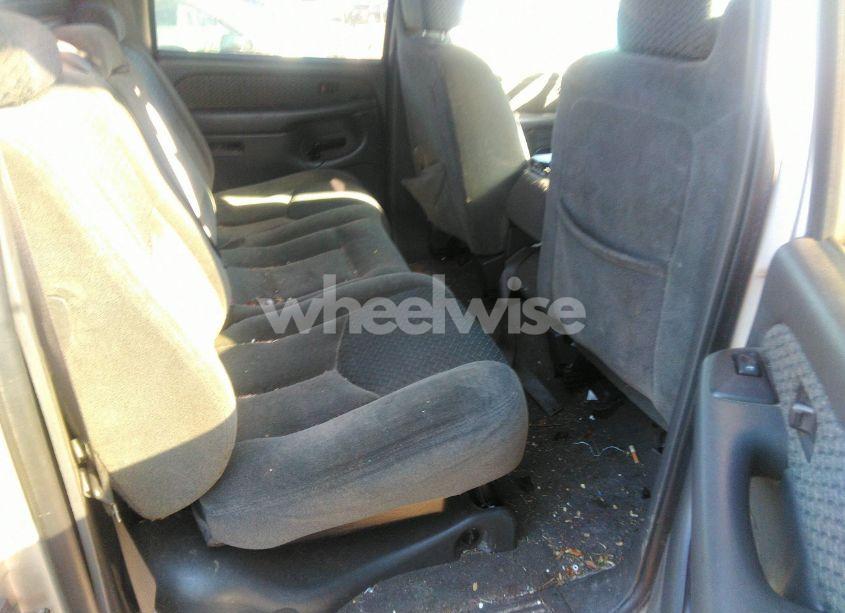 Photo 8 of 2004 Chevrolet Avalanche 1500 (VIN 3GNEC12T64G180538)