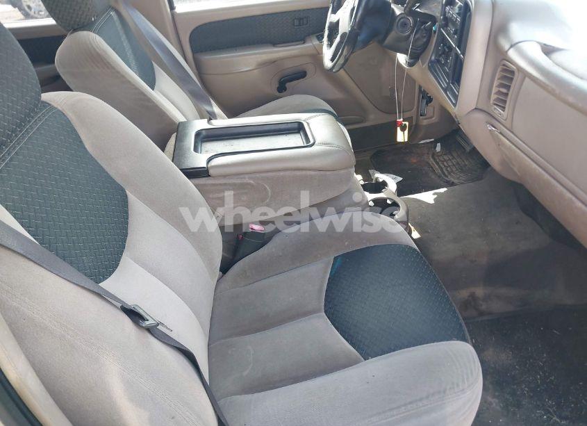 Photo 5 of 2004 Chevrolet Avalanche 1500 (VIN 3GNEC12T64G261328)