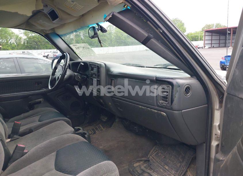 Photo 5 of 2004 Chevrolet Avalanche 1500 (VIN 3GNEC12T64G338246)