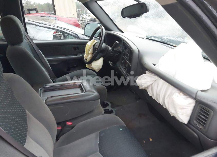 Photo 5 of 2004 Chevrolet Avalanche 1500 (VIN 3GNEC12T94G182252)