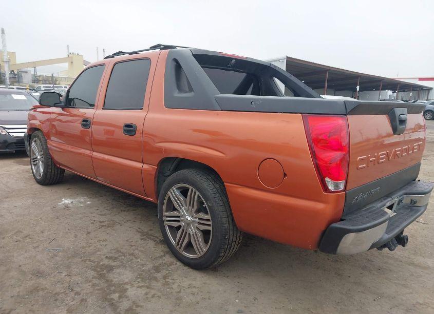 Photo 3 of 2004 Chevrolet Avalanche 1500 (VIN 3GNEC12T94G229859)