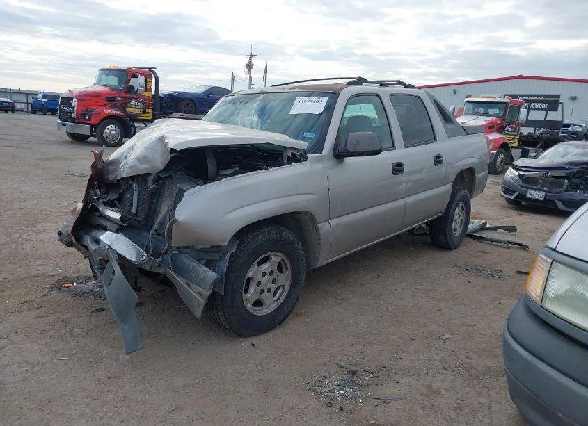 Photo 2 of 2004 Chevrolet Avalanche 1500 (VIN 3GNEC12TX4G167632)