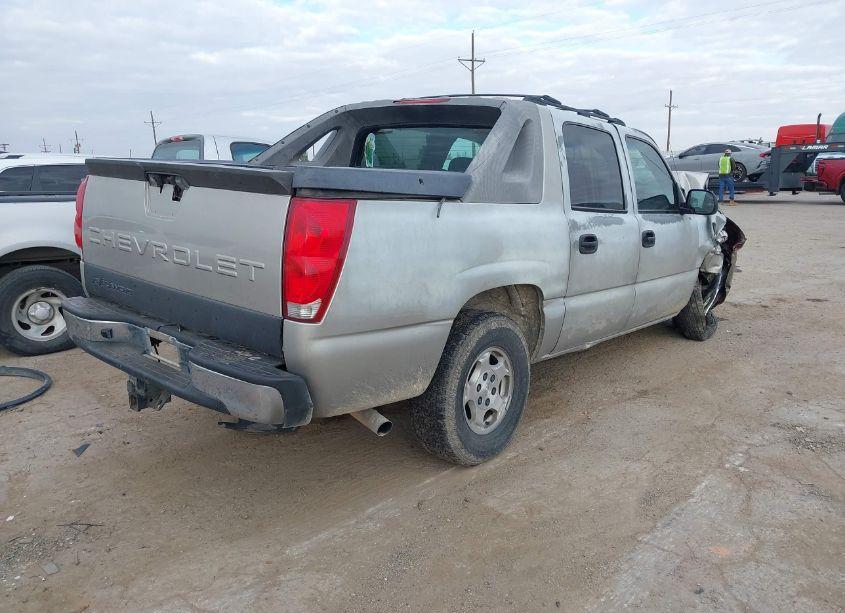 Photo 4 of 2004 Chevrolet Avalanche 1500 (VIN 3GNEC12TX4G167632)