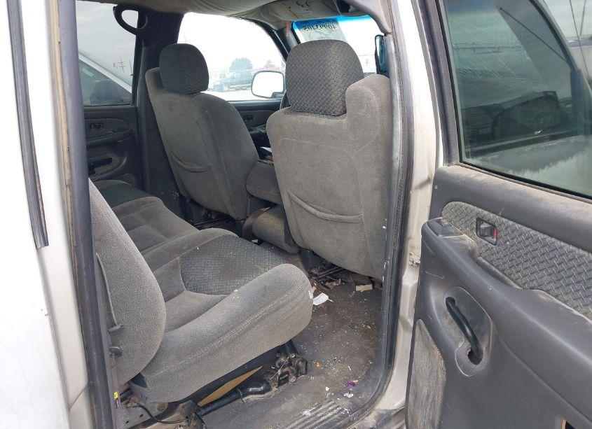 Photo 8 of 2004 Chevrolet Avalanche 1500 (VIN 3GNEC12TX4G167632)