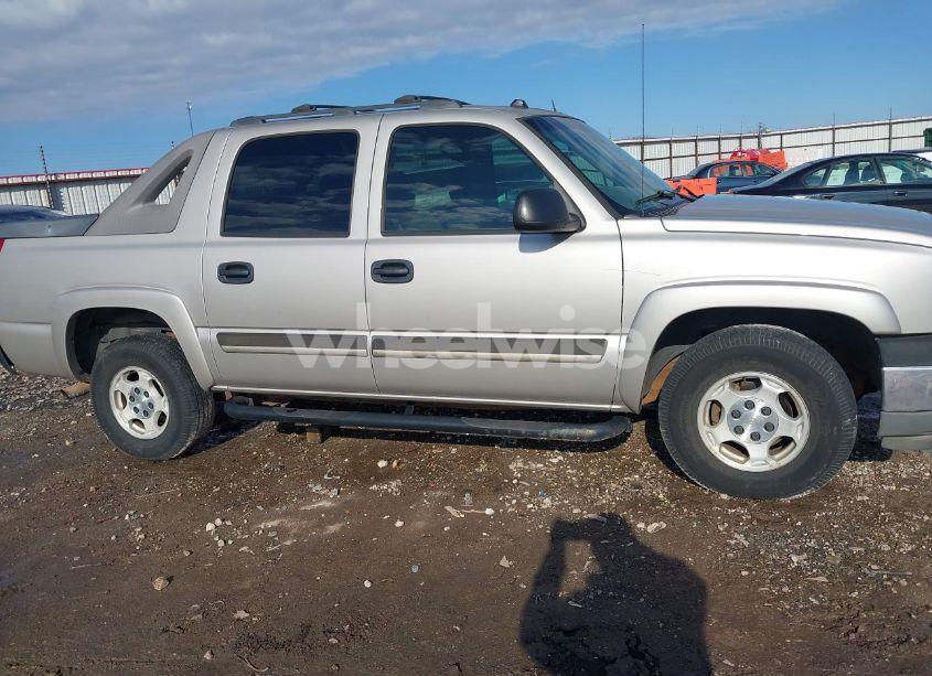 Photo 13 of 2005 Chevrolet Avalanche 1500 LS (VIN 3GNEC12Z45G270924)