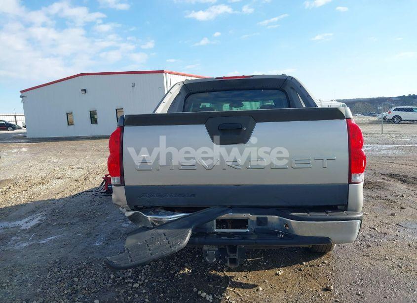 Photo 16 of 2005 Chevrolet Avalanche 1500 LS (VIN 3GNEC12Z45G270924)