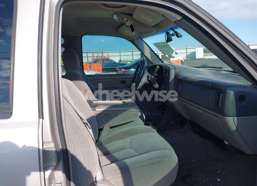 Photo 5 of 2005 Chevrolet Avalanche 1500 LS (VIN 3GNEC12Z45G270924)